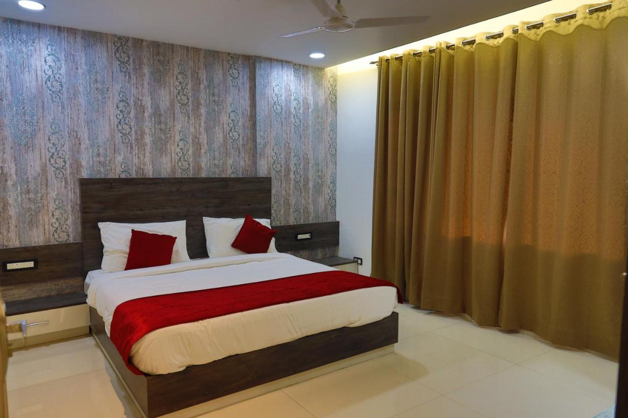 Hotel Golden Leaf Mohali Esterno foto